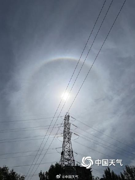 芒种日 北京天空现日晕景观