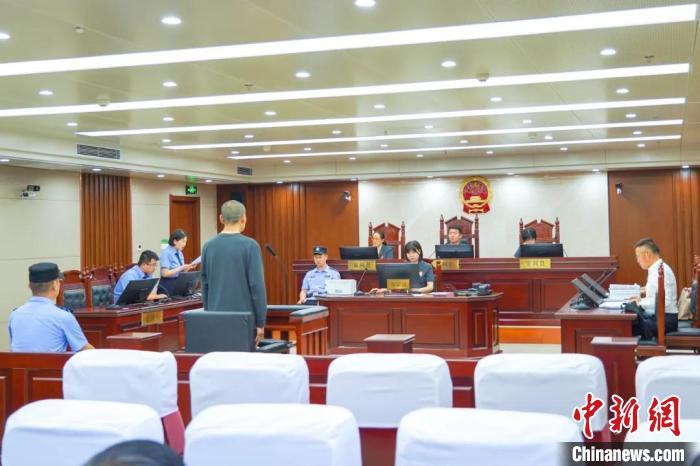 收受财物逾800万元 蔡国雄受贿、利用影响力受贿一案公开开庭 收受财物逾800万元 蔡国雄受贿、利用影响力受贿一案公开开庭