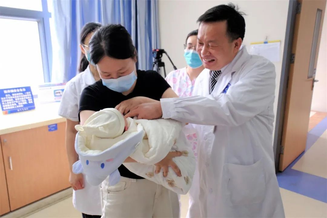 113天!490克超早产儿实现“生命逆袭” 113天!490克超早产儿实现“生命逆袭”