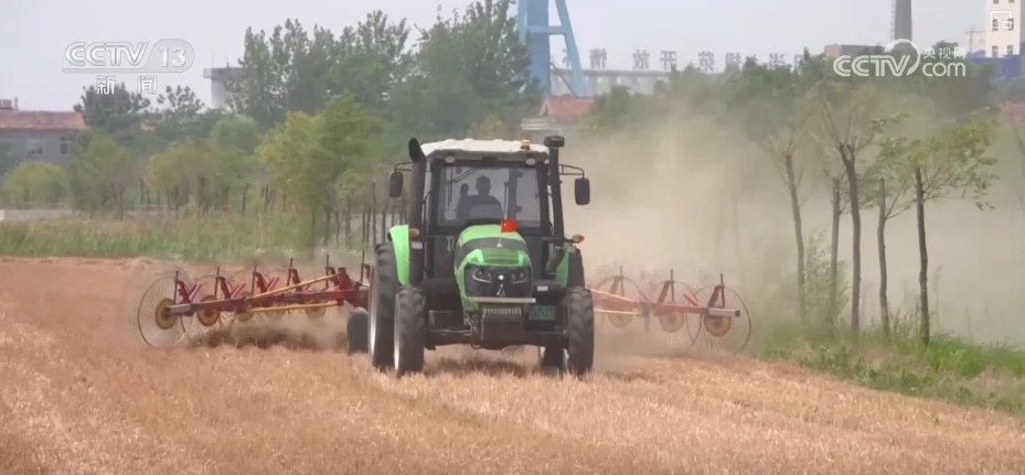 科技赋能服务“三夏”生产 “智慧种地”大显身手夯实丰收基础 科技赋能服务“三夏”生产 “智慧种地”大显身手夯实丰收基础