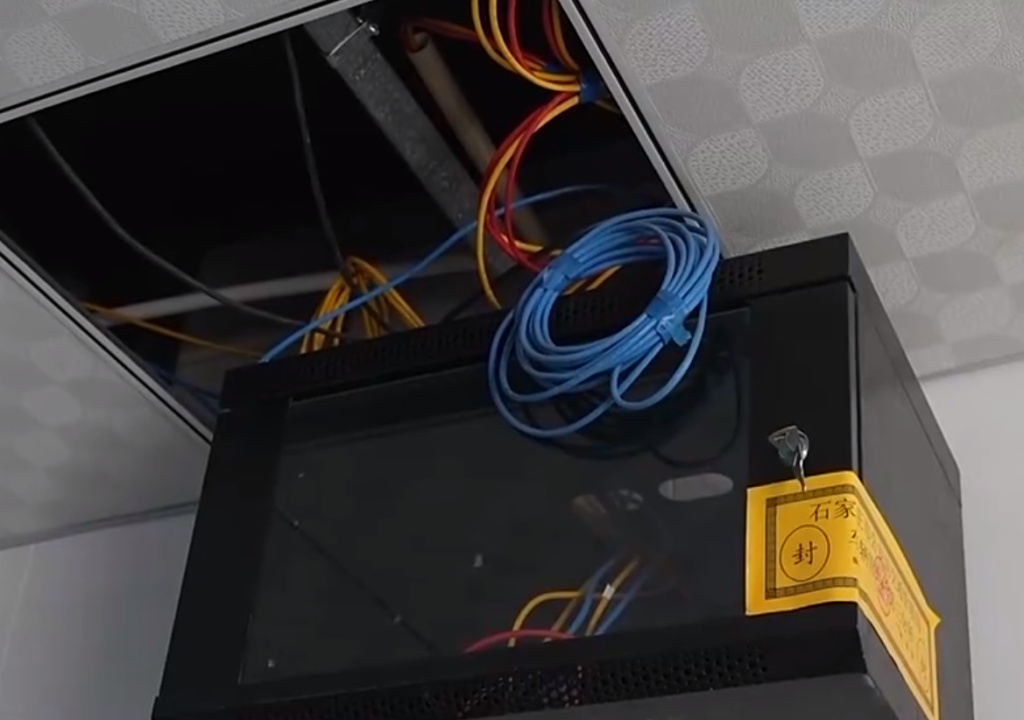 警方侦破驾考舞弊案：考场负责人竟是“内鬼”，考试电脑被远程控制