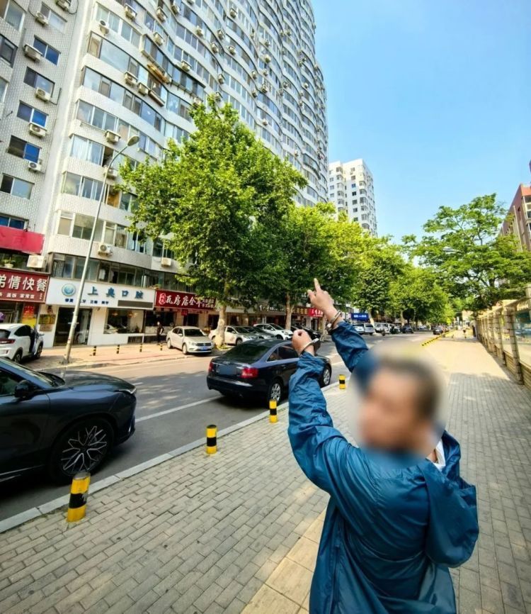 垃圾、啤酒瓶、排泄物……从天而降!张某军被大连公安抓获 垃圾、啤酒瓶、排泄物……从天而降!张某军被大连公安抓获