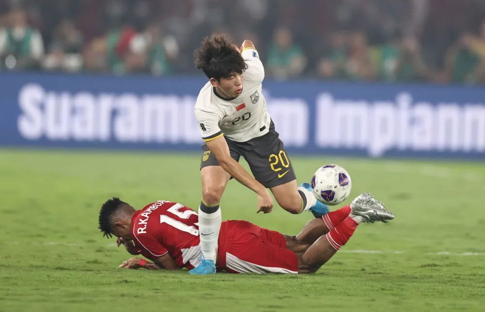 国足不敌印尼,提前一轮确定无缘2026世界杯 国足不敌印尼,提前一轮确定无缘2026世界杯