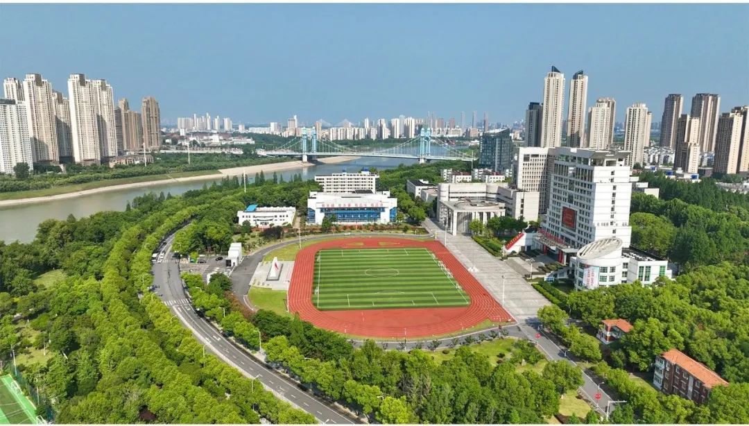 这所大学,首次面向社会招生! 这所大学,首次面向社会招生!