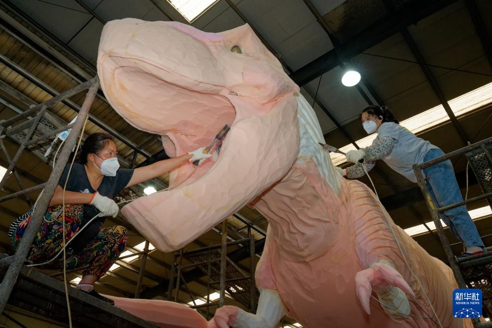 新华全媒+丨从“彩灯之乡”到“恐龙工厂”——自贡制造走向全球 新华全媒+丨从“彩灯之乡”到“恐龙工厂”——自贡制造走向全球