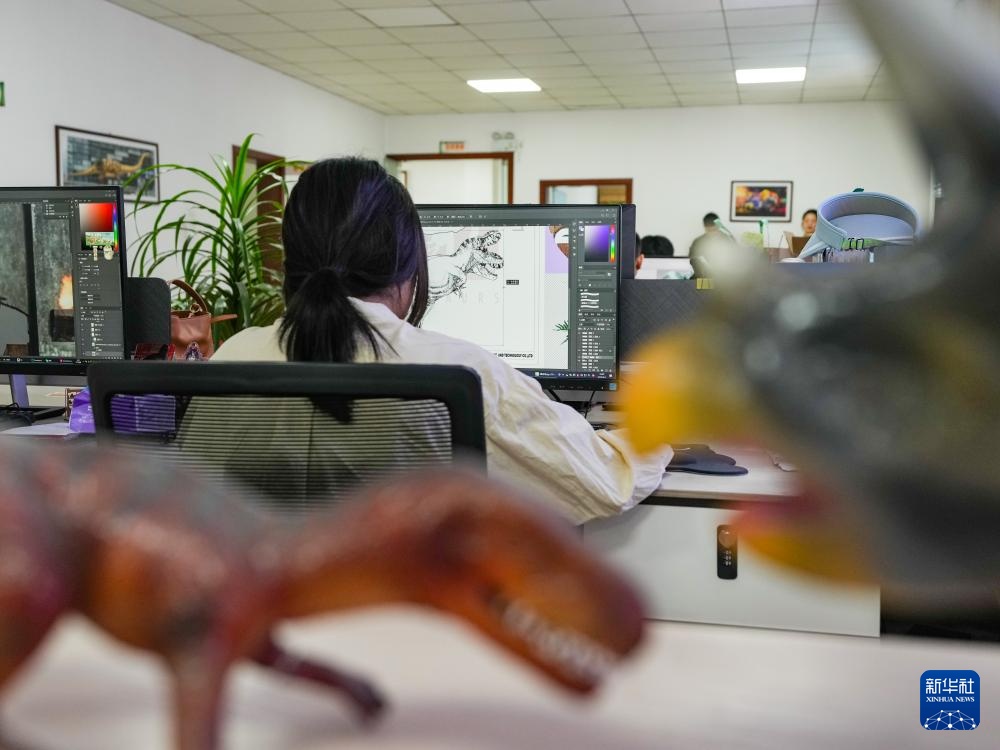 新华全媒+丨从“彩灯之乡”到“恐龙工厂”——自贡制造走向全球 新华全媒+丨从“彩灯之乡”到“恐龙工厂”——自贡制造走向全球