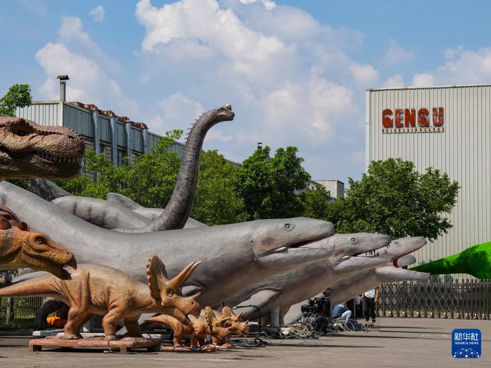 新华全媒+丨从“彩灯之乡”到“恐龙工厂”——自贡制造走向全球 新华全媒+丨从“彩灯之乡”到“恐龙工厂”——自贡制造走向全球