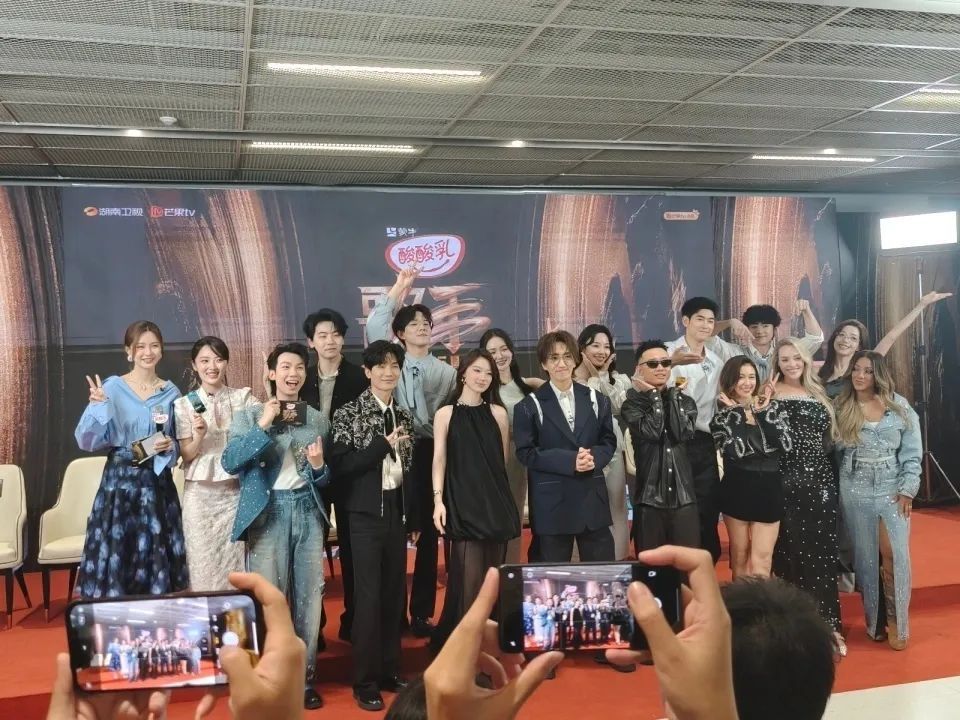 《歌手2025》监制洪啸谈马嘉祺：观众和市场需要00后上桌，应该多给年轻人机会