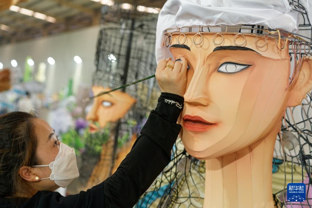 新华全媒+丨从“彩灯之乡”到“恐龙工厂”——自贡制造走向全球 新华全媒+丨从“彩灯之乡”到“恐龙工厂”——自贡制造走向全球