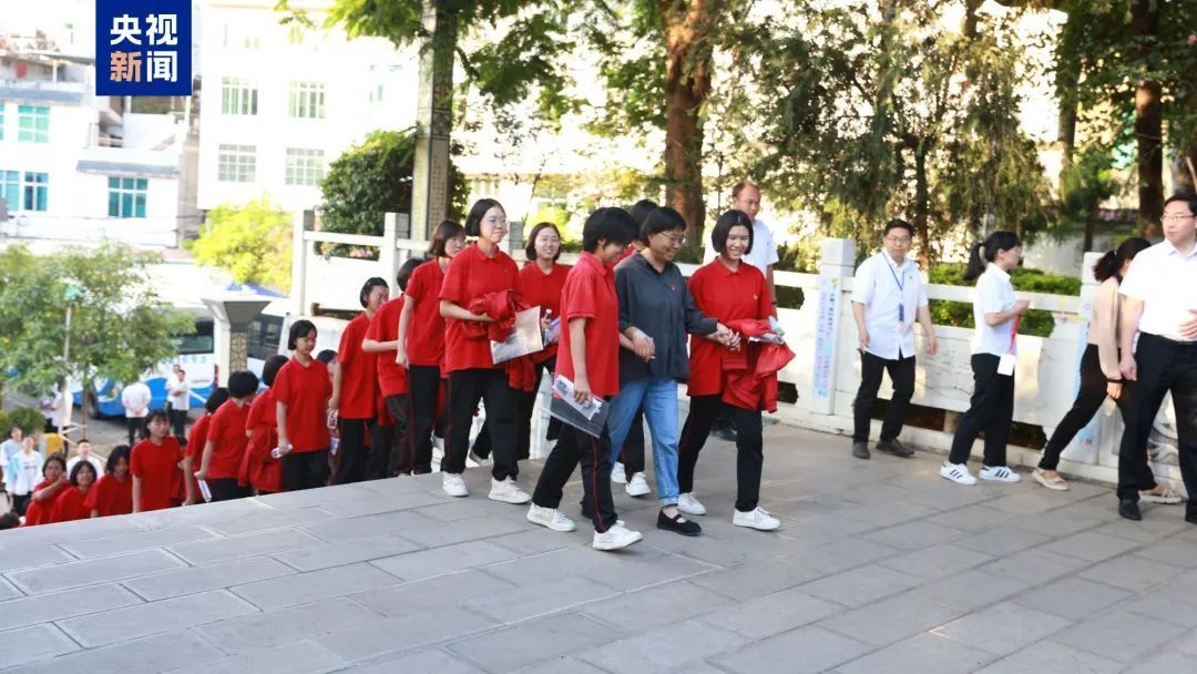 连续15年!张桂梅的小喇叭再次吹响 连续15年!张桂梅的小喇叭再次吹响