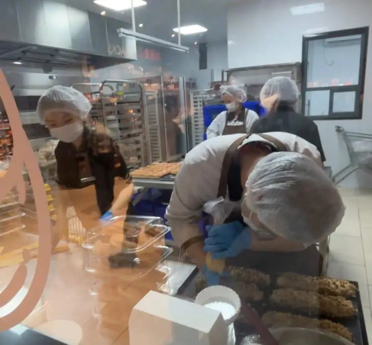 “上海的胖东来”亲测!明星爆款仍缺席,胖东来商品仅有67款!但还是… “上海的胖东来”亲测!明星爆款仍缺席,胖东来商品仅有67款!但还是…