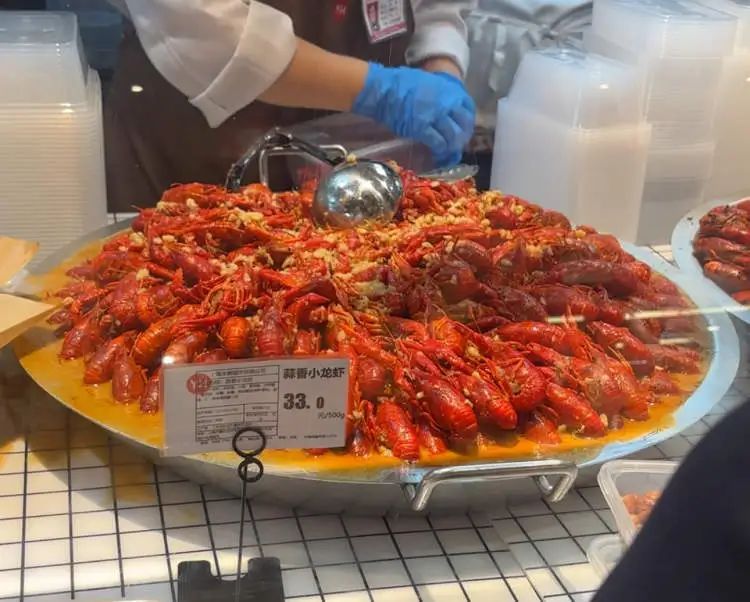 “上海的胖东来”亲测!明星爆款仍缺席,胖东来商品仅有67款!但还是… “上海的胖东来”亲测!明星爆款仍缺席,胖东来商品仅有67款!但还是…