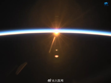 美丽可爱！航天员视角下的地球超惊艳