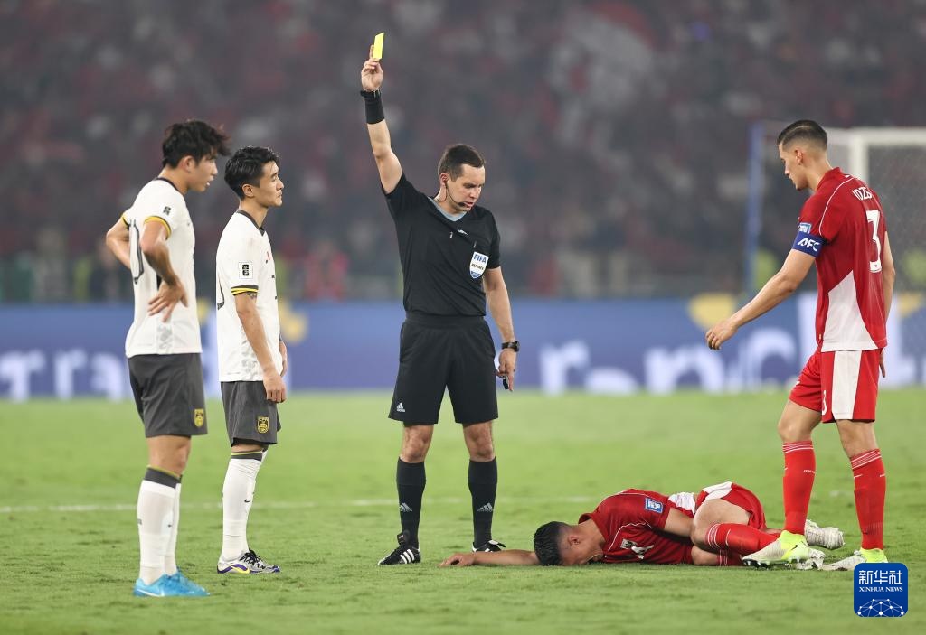 足球——世预赛:中国队不敌印尼队 足球——世预赛:中国队不敌印尼队