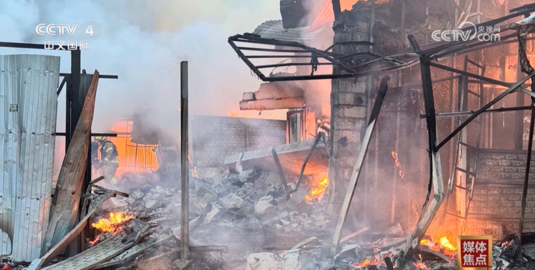 俄乌激烈交锋!特朗普:不如先“打一阵子” 俄乌激烈交锋!特朗普:不如先“打一阵子”