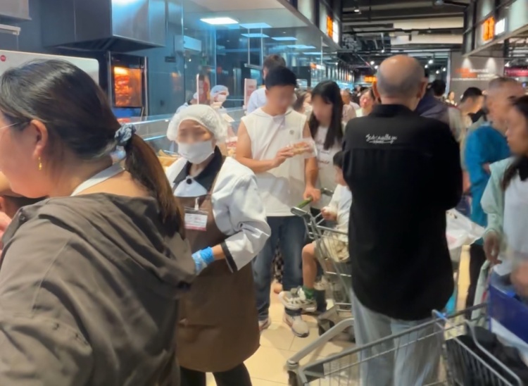 “上海的胖东来”亲测!明星爆款仍缺席,胖东来商品仅有67款!但还是… “上海的胖东来”亲测!明星爆款仍缺席,胖东来商品仅有67款!但还是…