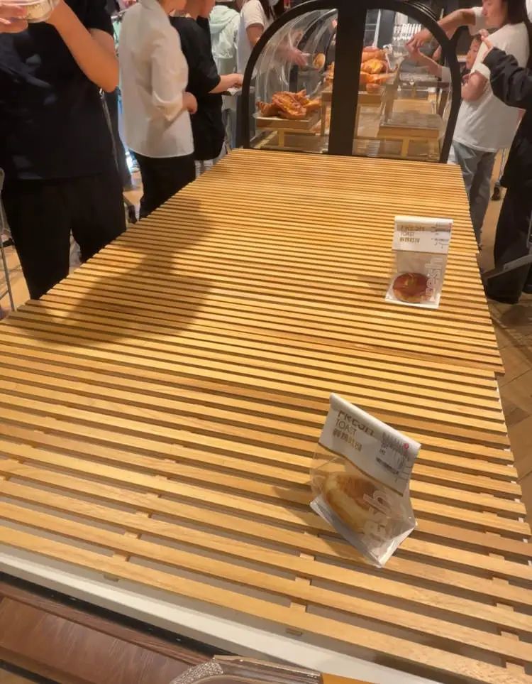 “上海的胖东来”亲测!明星爆款仍缺席,胖东来商品仅有67款!但还是… “上海的胖东来”亲测!明星爆款仍缺席,胖东来商品仅有67款!但还是…