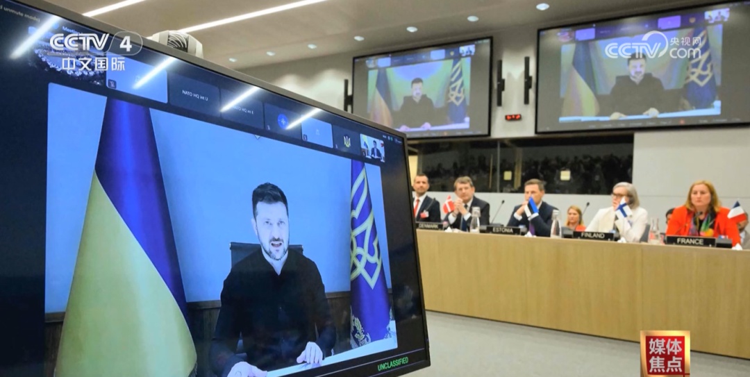 俄乌激烈交锋!特朗普:不如先“打一阵子” 俄乌激烈交锋!特朗普:不如先“打一阵子”