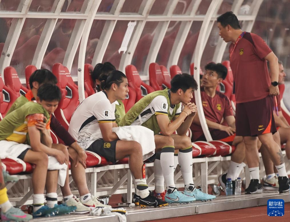 足球——世预赛:中国队不敌印尼队 足球——世预赛:中国队不敌印尼队