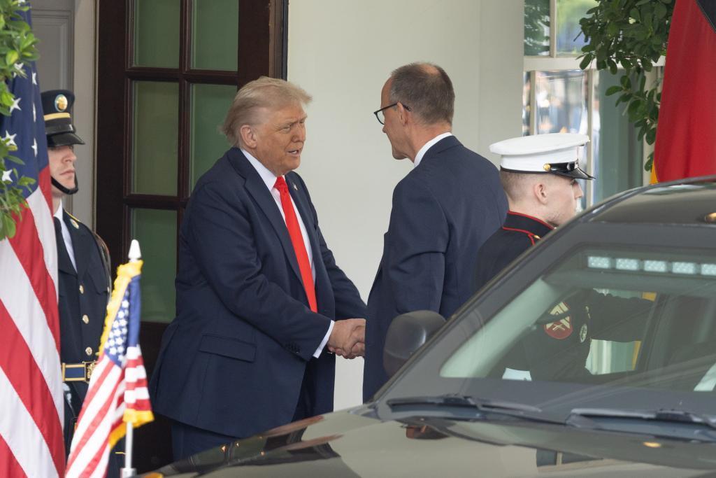 有关俄乌停火 特朗普用冰球赛打了个比喻 有关俄乌停火 特朗普用冰球赛打了个比喻