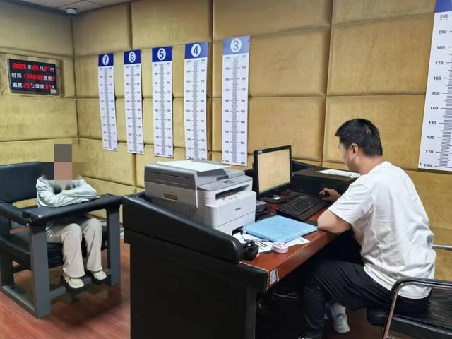 大学生兼职竟成洗钱工具,日薪300元背后暗藏黑产链条! 大学生兼职竟成洗钱工具,日薪300元背后暗藏黑产链条!