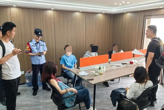 大学生兼职竟成洗钱工具,日薪300元背后暗藏黑产链条! 大学生兼职竟成洗钱工具,日薪300元背后暗藏黑产链条!