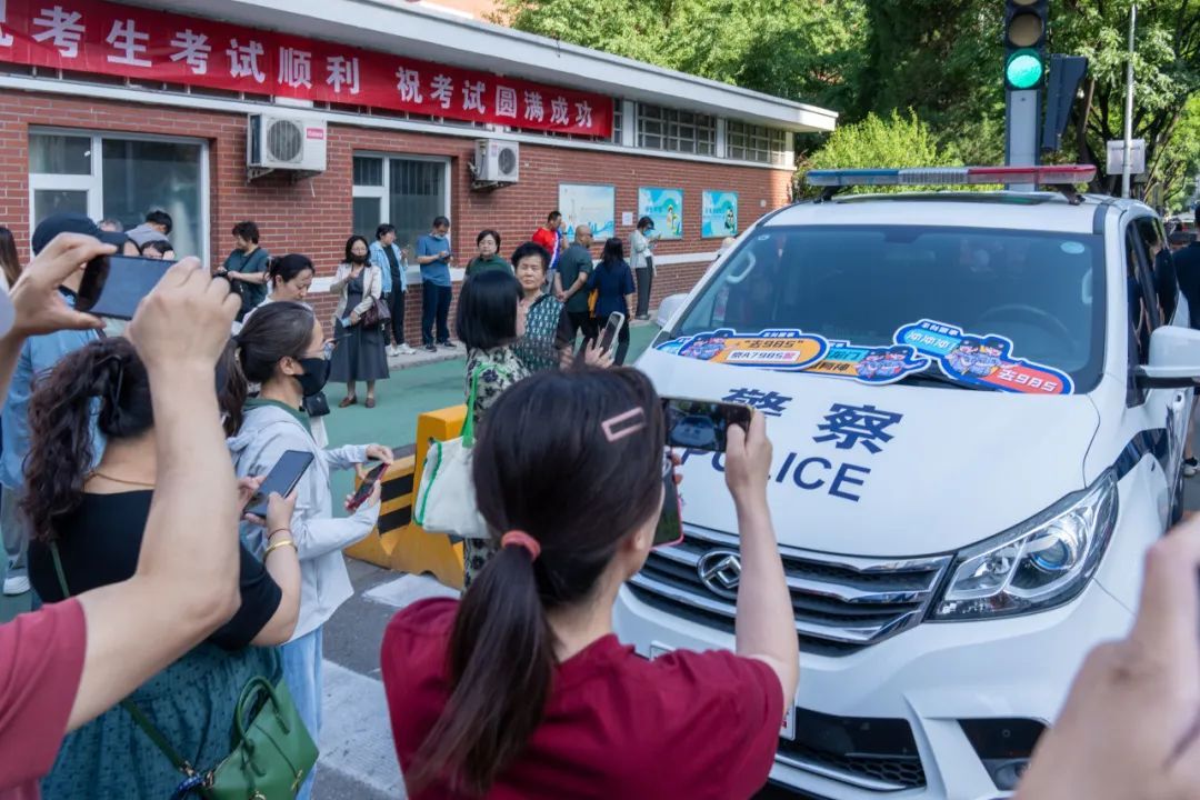 车号“985”警号“211” 今年的护航自带幸运“buff” 车号“985”警号“211” 今年的护航自带幸运“buff”