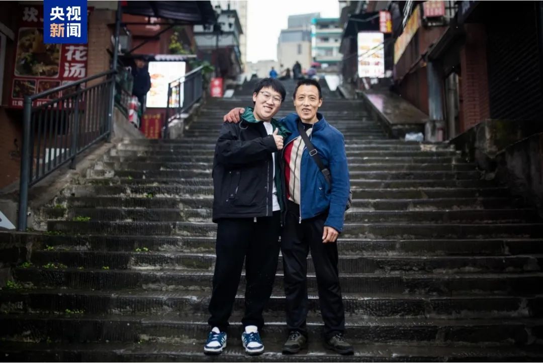 这张照片里的小男孩，今天高考了！