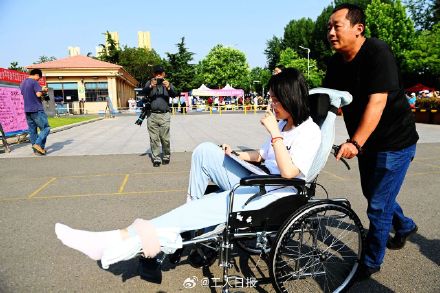 高考首日全国多地现场直击