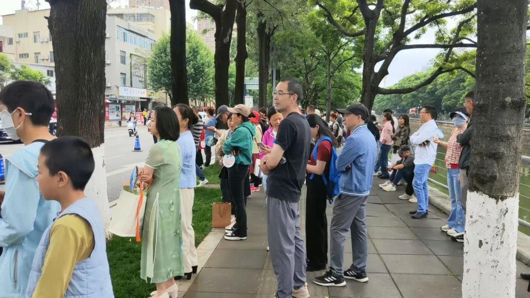 直击！2025年昆明高考现场！