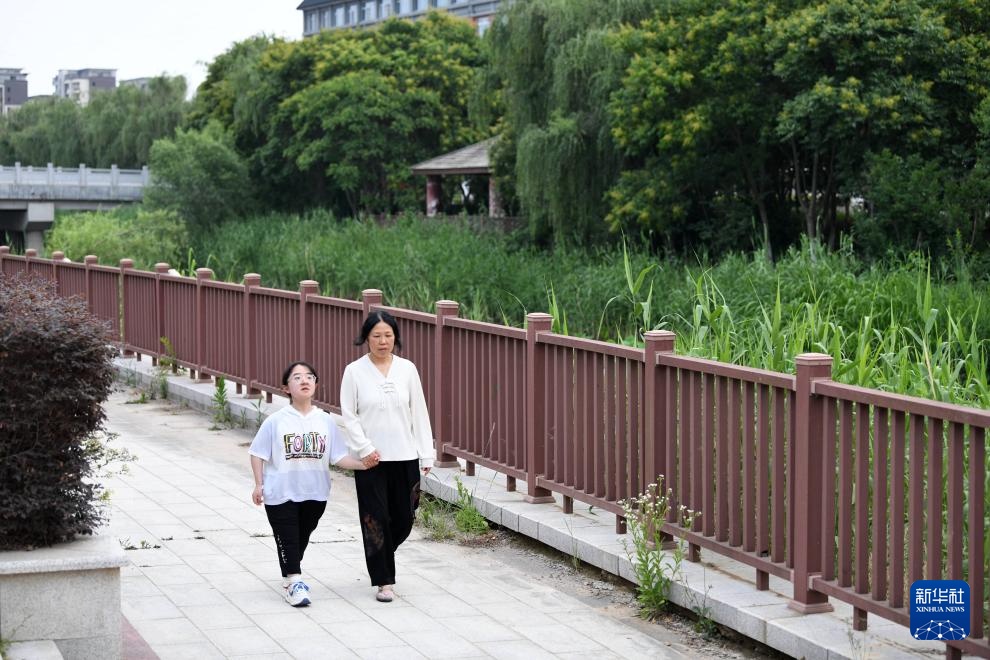 “玻璃女孩”高考记 “玻璃女孩”高考记