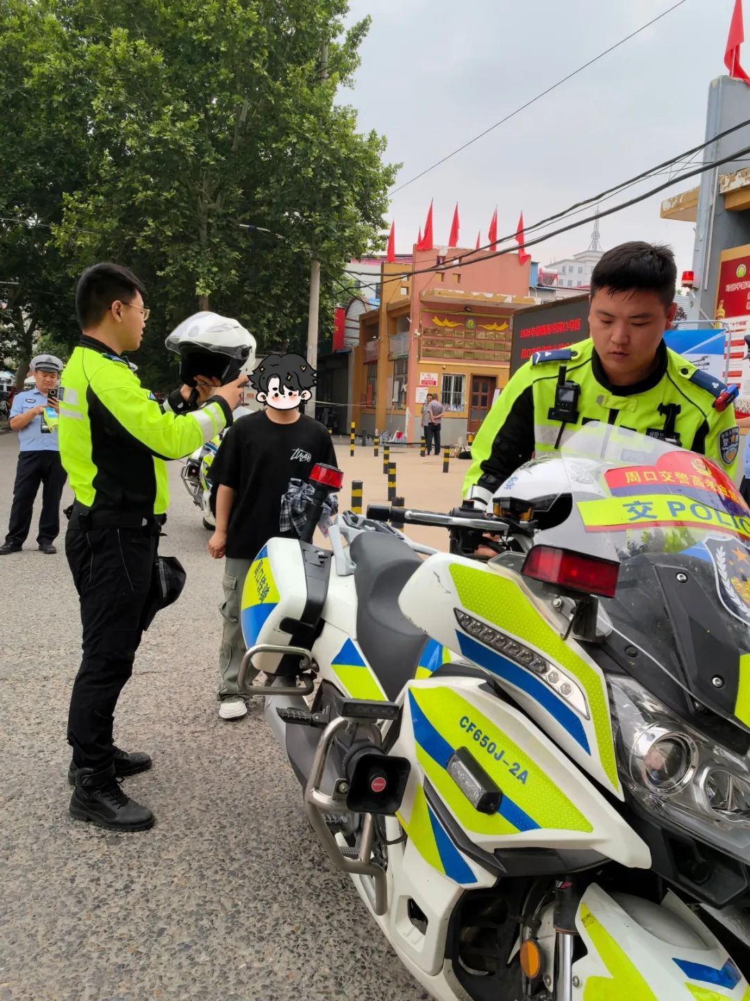 考生忘带身份证、准考证，交警、无人机上阵急送