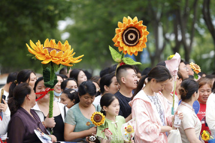 当代家长花式送考大赏 当代家长花式送考大赏