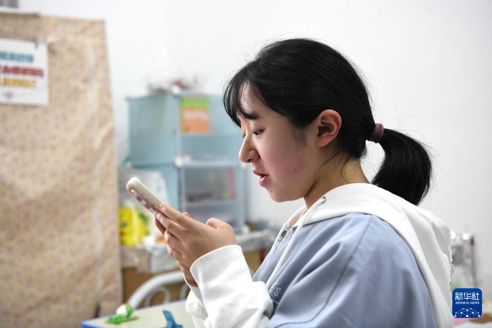 “玻璃女孩”高考记 “玻璃女孩”高考记