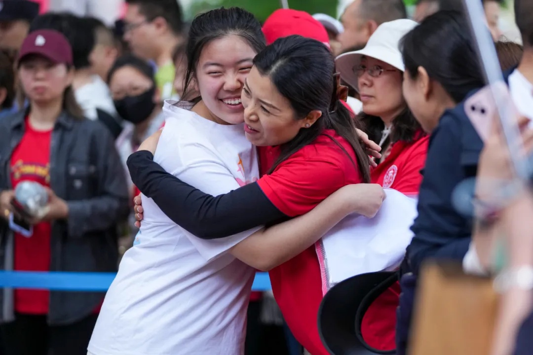 嚯!送考“名场面”,来了! 嚯!送考“名场面”,来了!