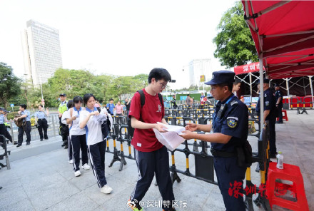 你想要的未来,就在前方!直击深圳高考现场 你想要的未来,就在前方!直击深圳高考现场