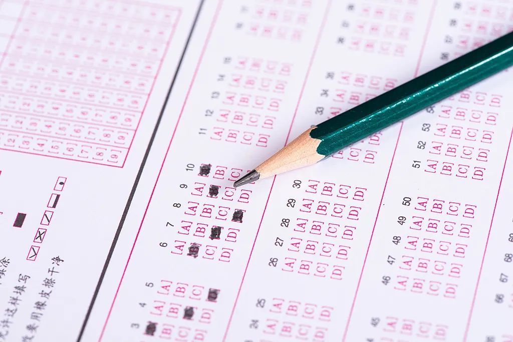 高考答题为什么要用2B铅笔? 高考答题为什么要用2B铅笔?