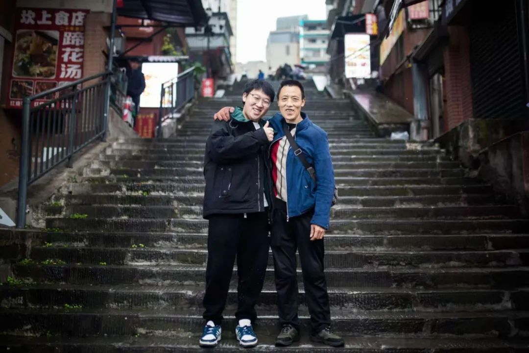 今天,爸爸没来送考 今天,爸爸没来送考