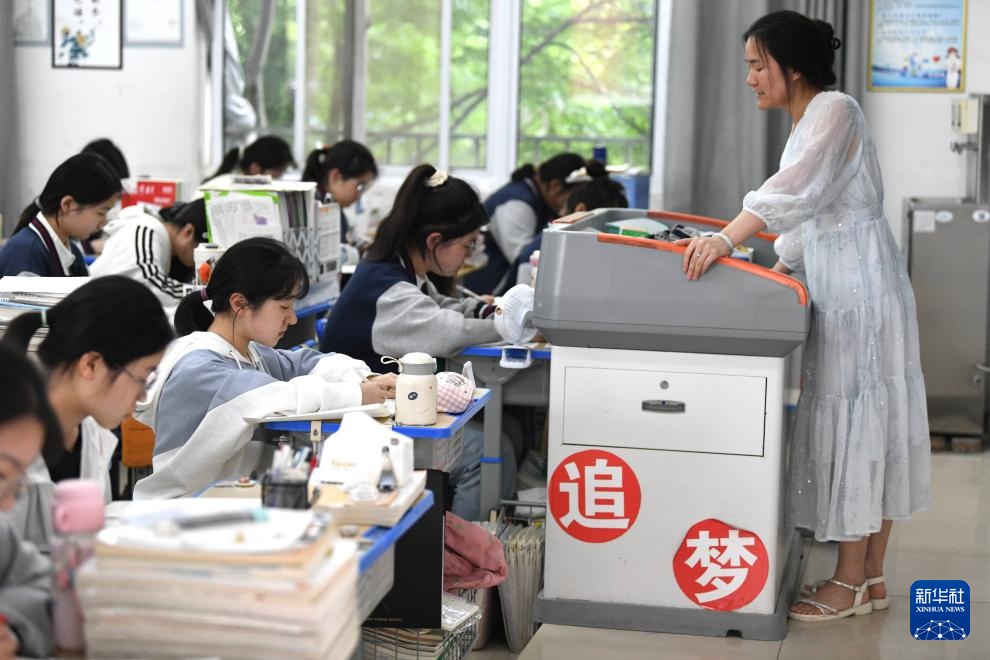 “玻璃女孩”高考记 “玻璃女孩”高考记