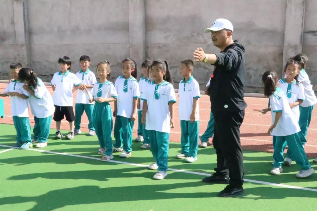 我的德育课是体育老师教的!——一所县城小学的思政课改革 我的德育课是体育老师教的!——一所县城小学的思政课改革