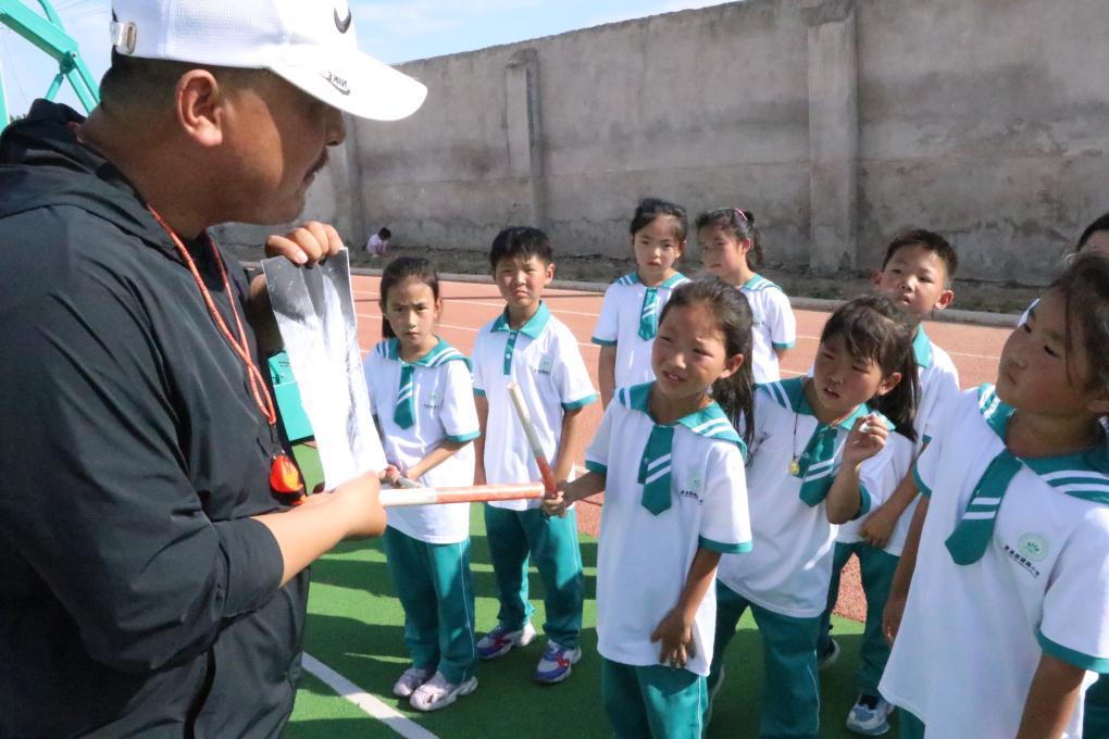 我的德育课是体育老师教的!——一所县城小学的思政课改革 我的德育课是体育老师教的!——一所县城小学的思政课改革