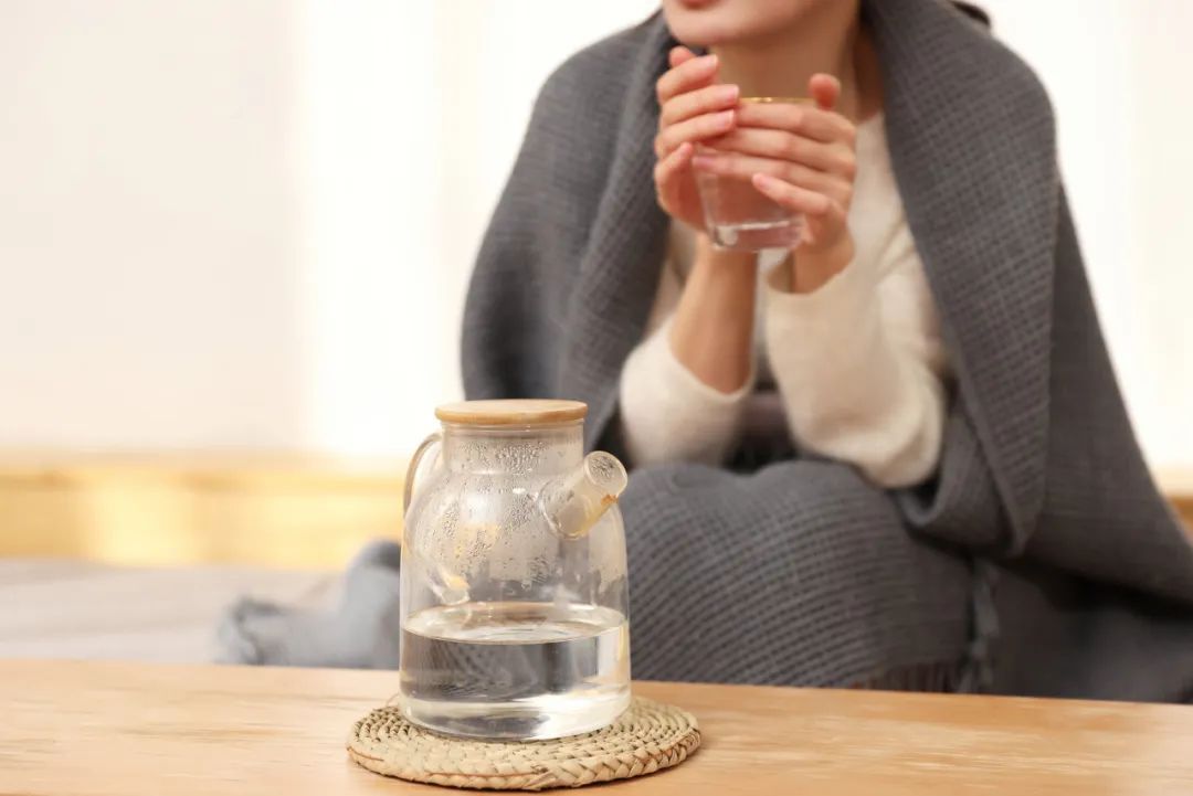 暴晒水、隔夜水、千滚水到底能不能喝?真相来了→ 暴晒水、隔夜水、千滚水到底能不能喝?真相来了→