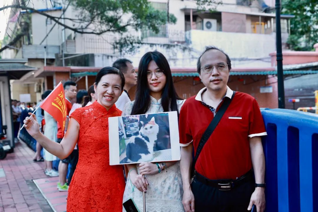 火热刷屏!“一举夺葵”“掂过碌蔗”……这些高考祝福很广东→ 火热刷屏!“一举夺葵”“掂过碌蔗”……这些高考祝福很广东→