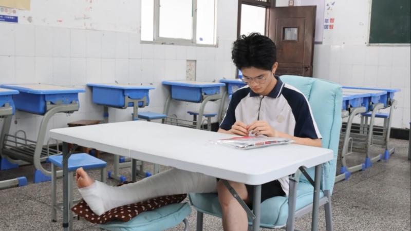 江西德安:启用备用考场 助力骨折考生圆梦高考 江西德安:启用备用考场 助力骨折考生圆梦高考