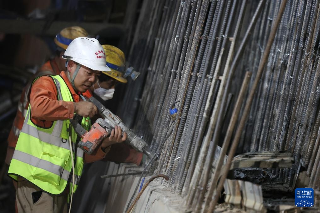 兰合铁路重难点工程赵湾隧道贯通 兰合铁路重难点工程赵湾隧道贯通