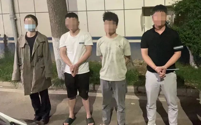 破门而入！警方一举抓获32名"白富美"