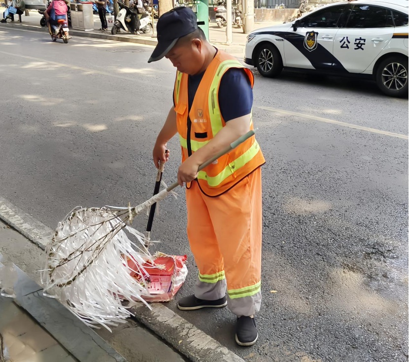 高考第1天,考场外的守候 高考第1天,考场外的守候