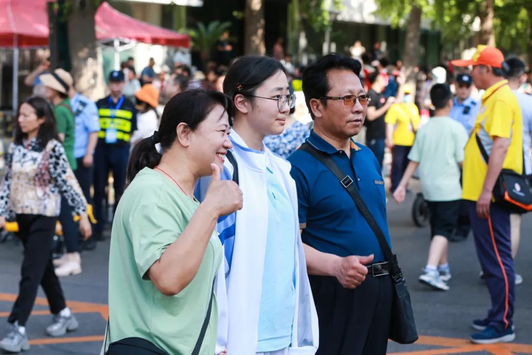 @2025高考生，追梦必胜！直击考点现场——