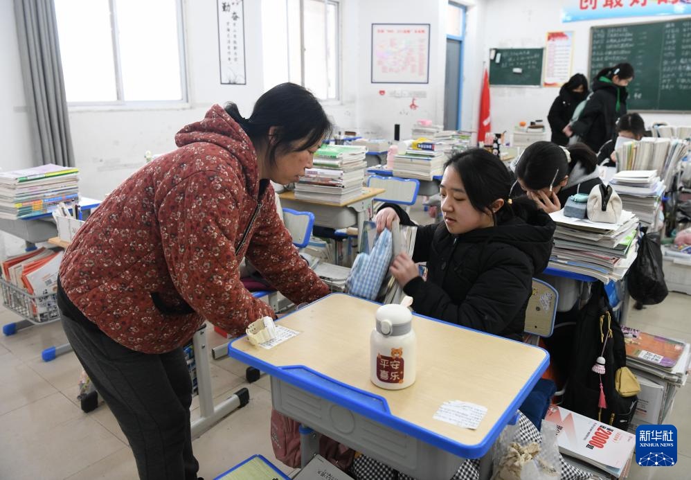 “玻璃女孩”高考记 “玻璃女孩”高考记