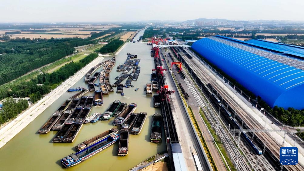 江北内河大港梁山港迎峰度夏煤炭保供忙